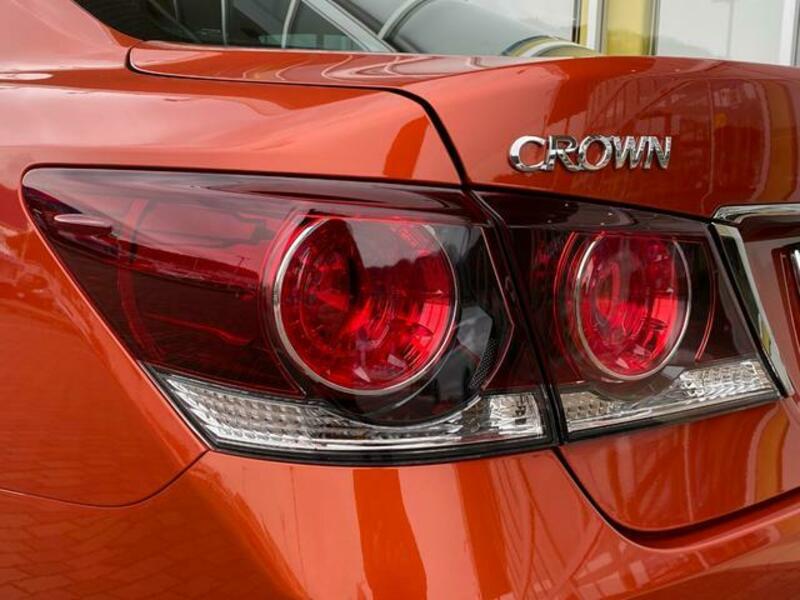 CROWN