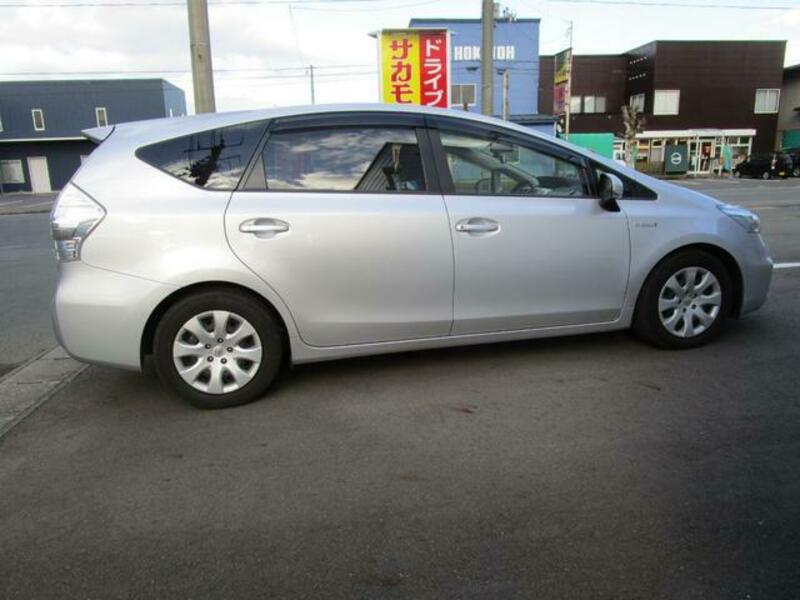 PRIUS ALPHA