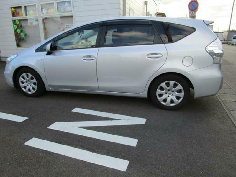 PRIUS ALPHA