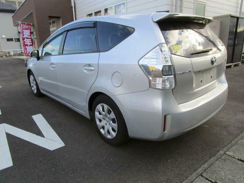 PRIUS ALPHA