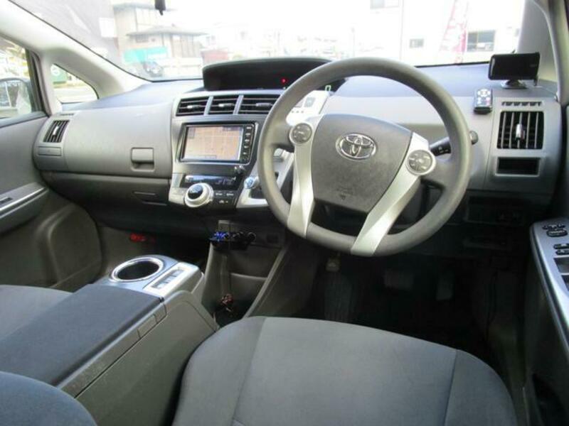 PRIUS ALPHA
