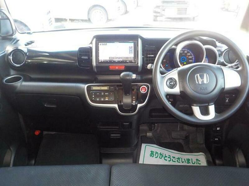 N BOX CUSTOM