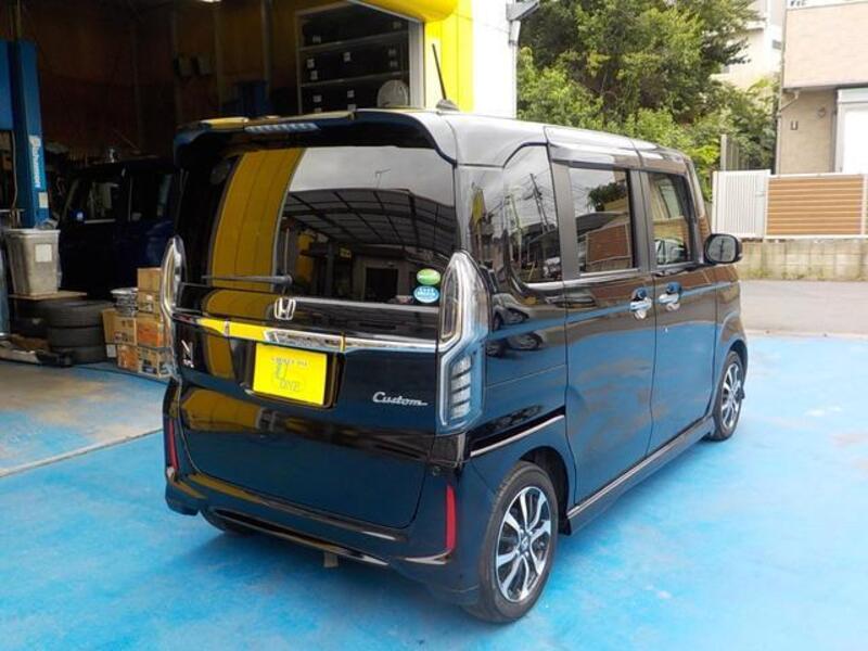 N BOX CUSTOM
