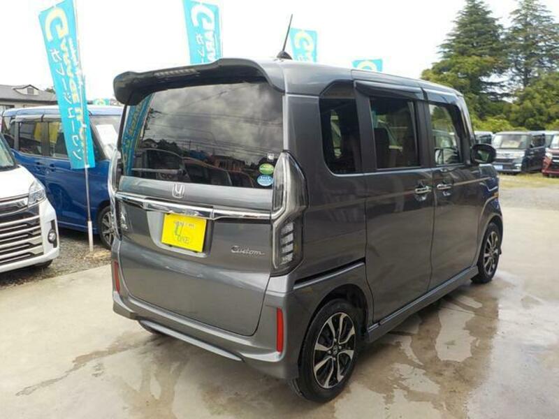 N BOX CUSTOM