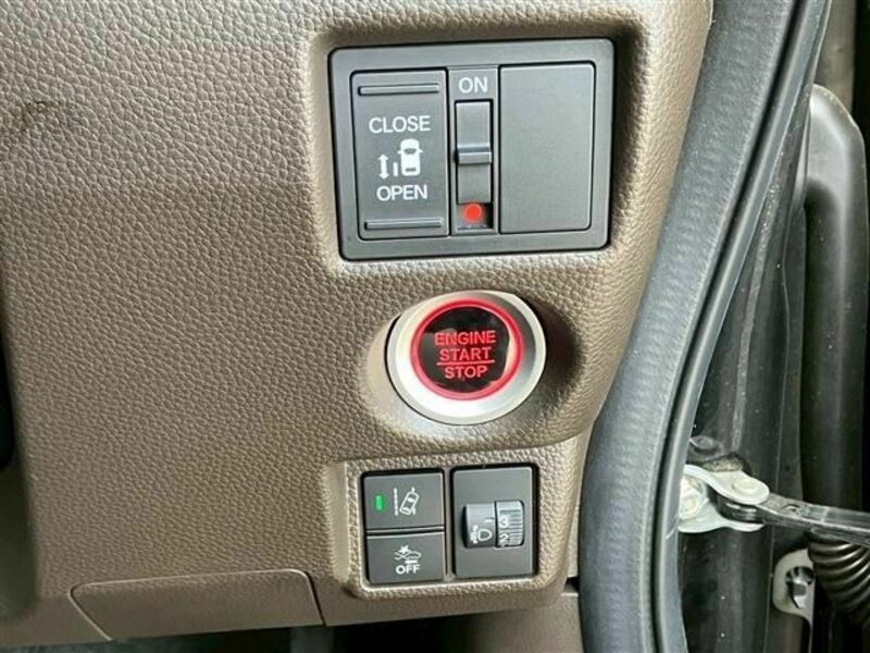N BOX