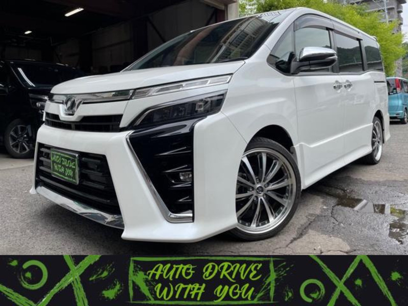 TOYOTA VOXY