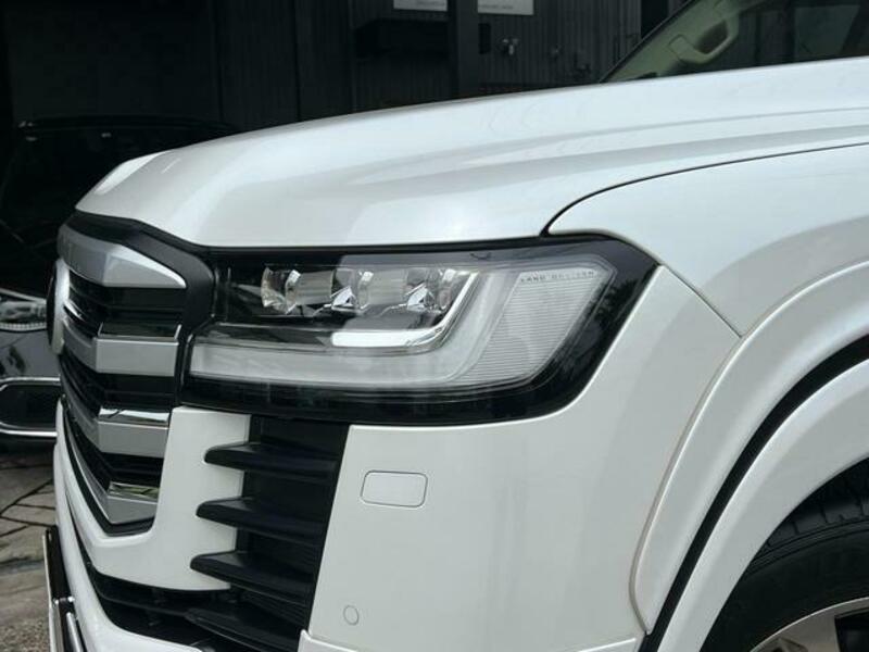 LAND CRUISER