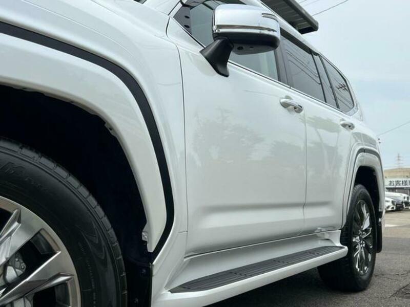 LAND CRUISER