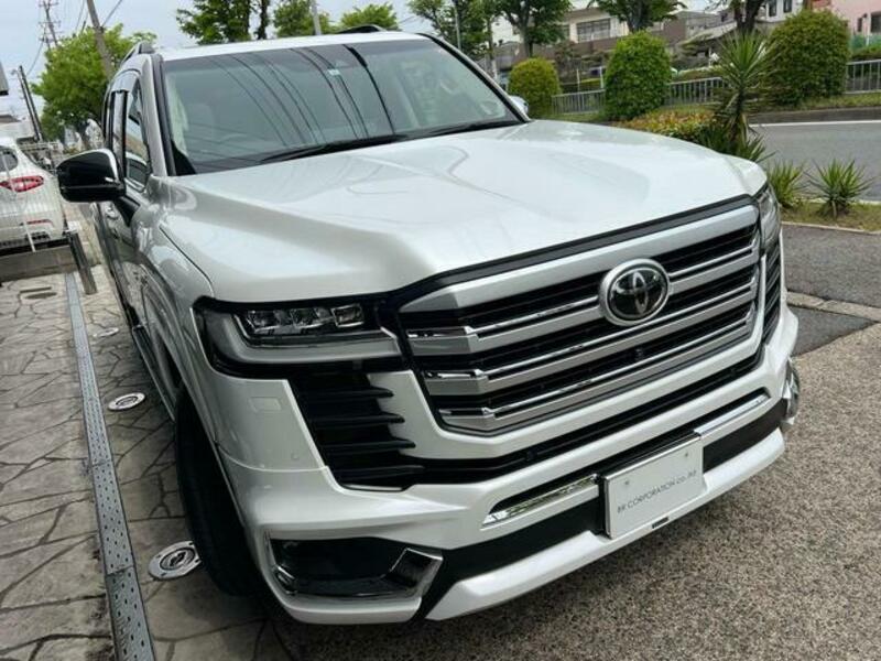 LAND CRUISER