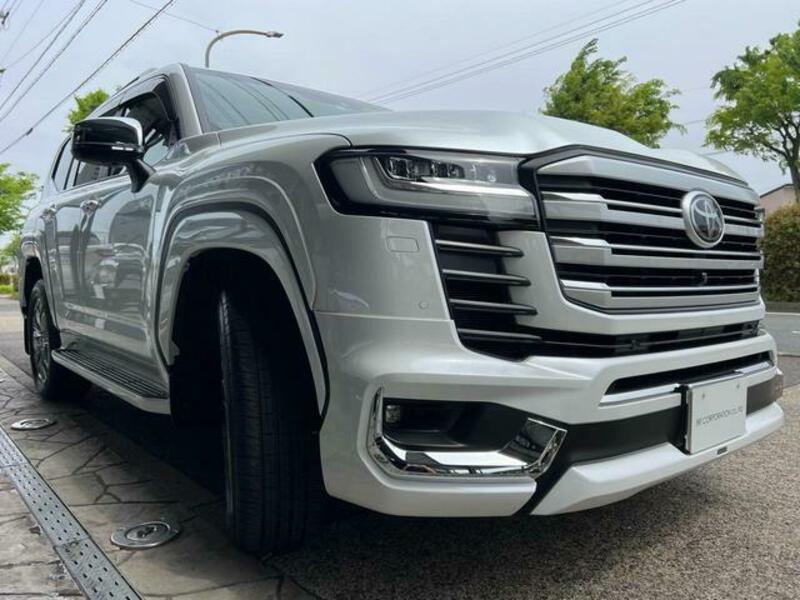 LAND CRUISER