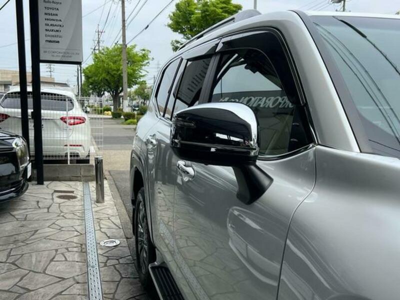 LAND CRUISER