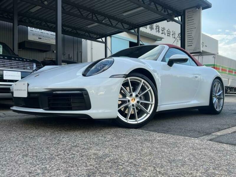 911
