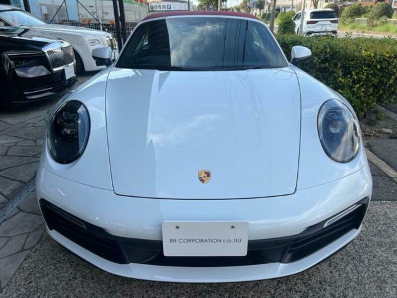 911