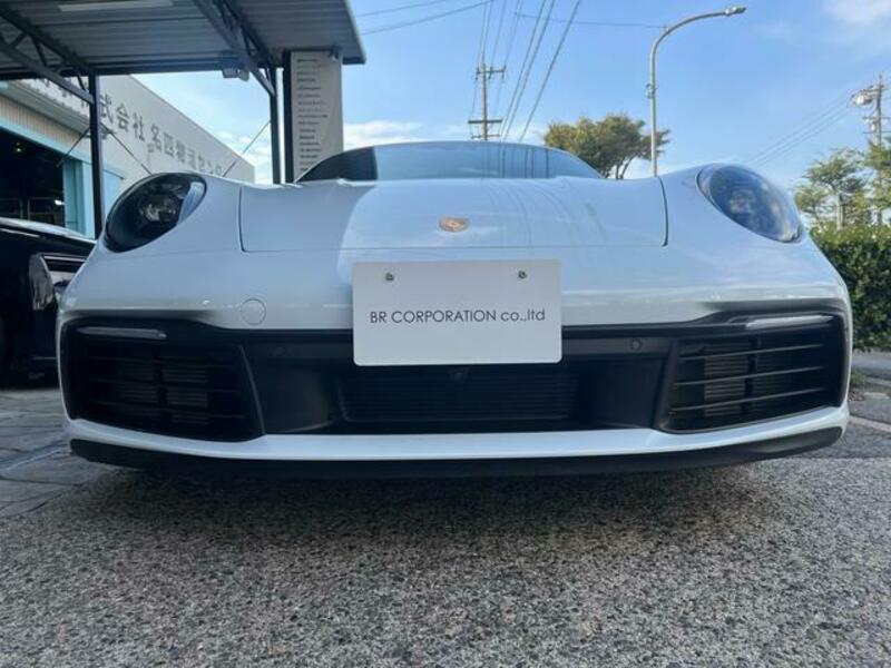 911
