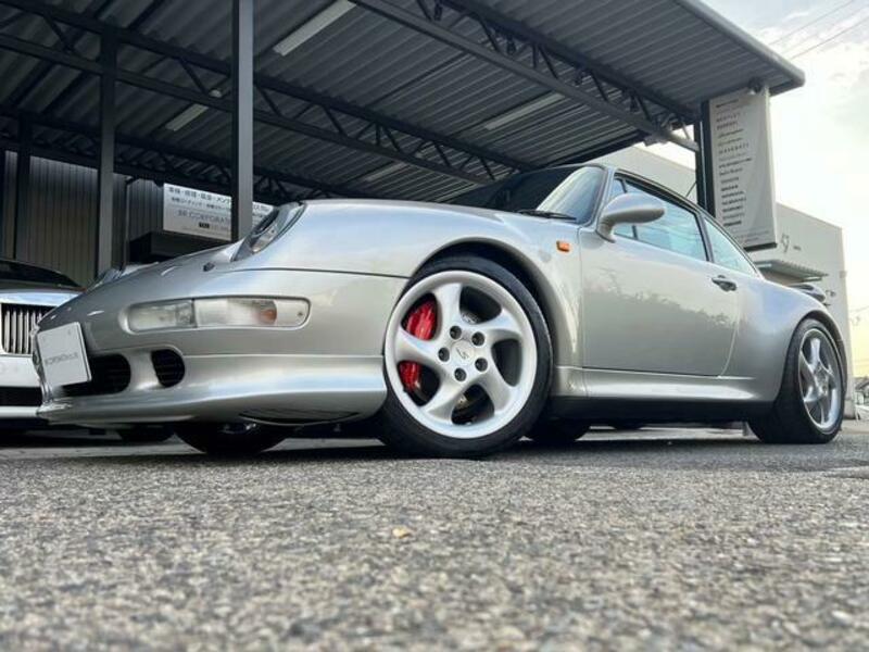 911