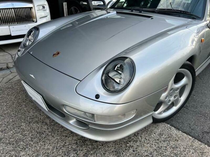 911
