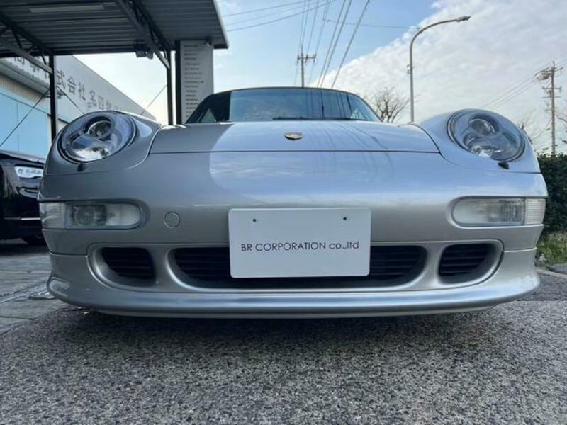 911