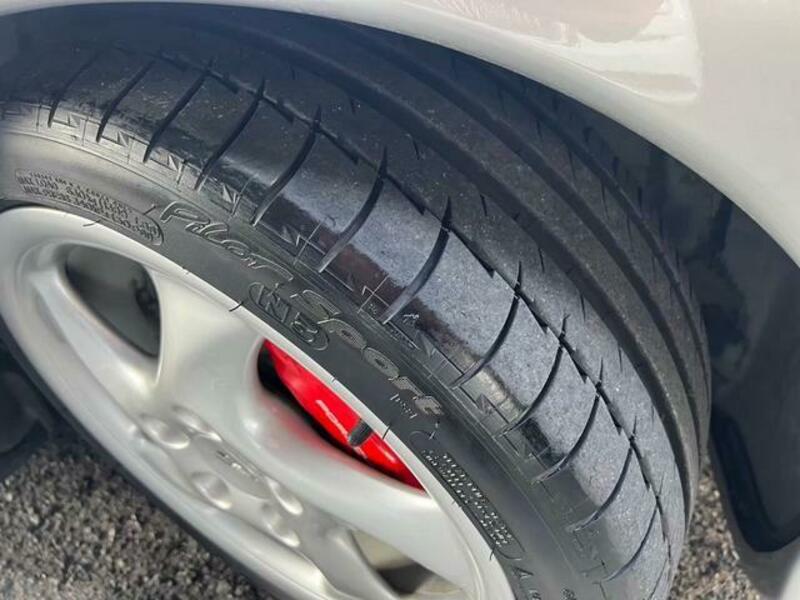 911