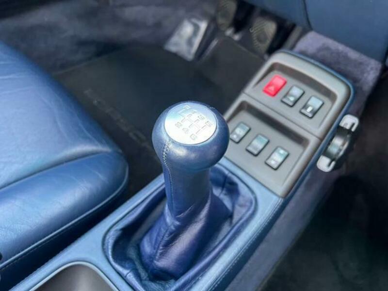 911