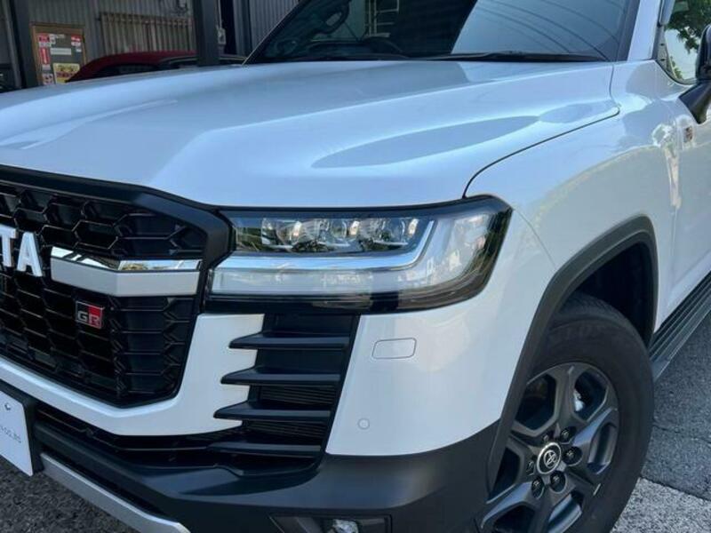 LAND CRUISER