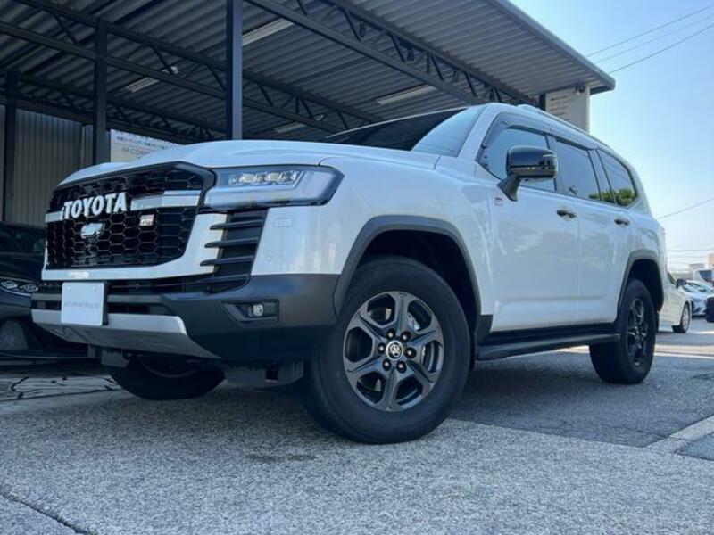 TOYOTA LAND CRUISER