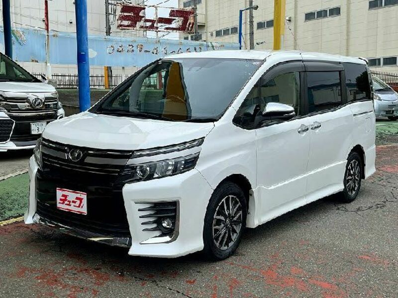 TOYOTA VOXY