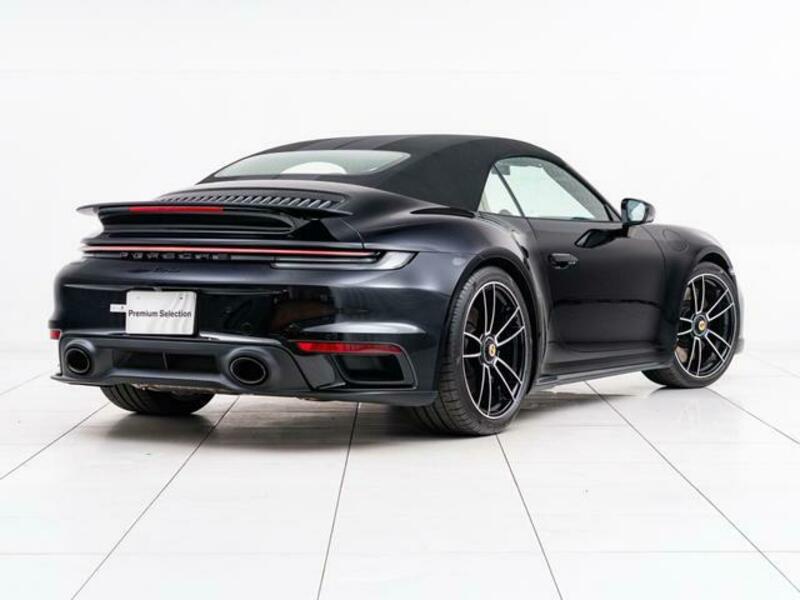 911