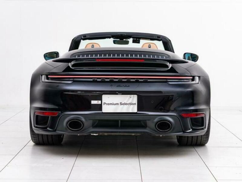 911