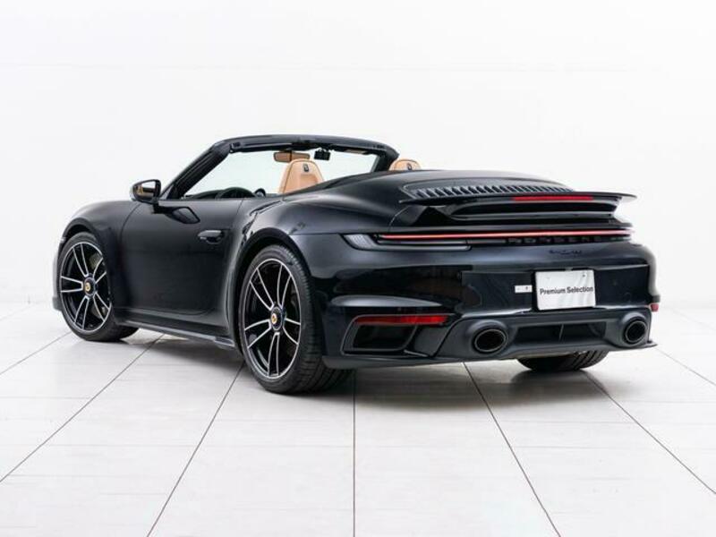 911