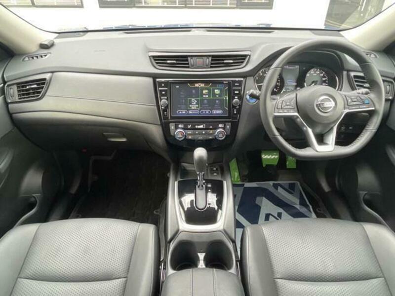 X-TRAIL