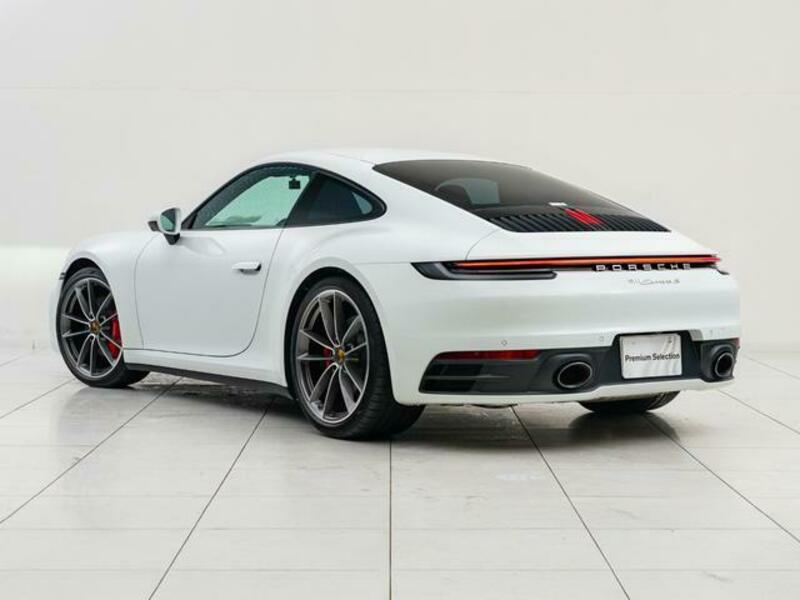 911