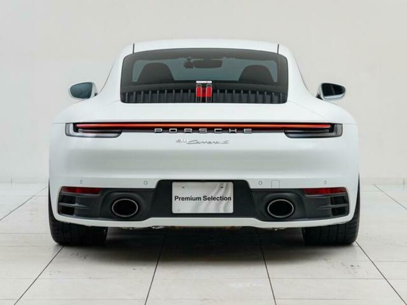 911