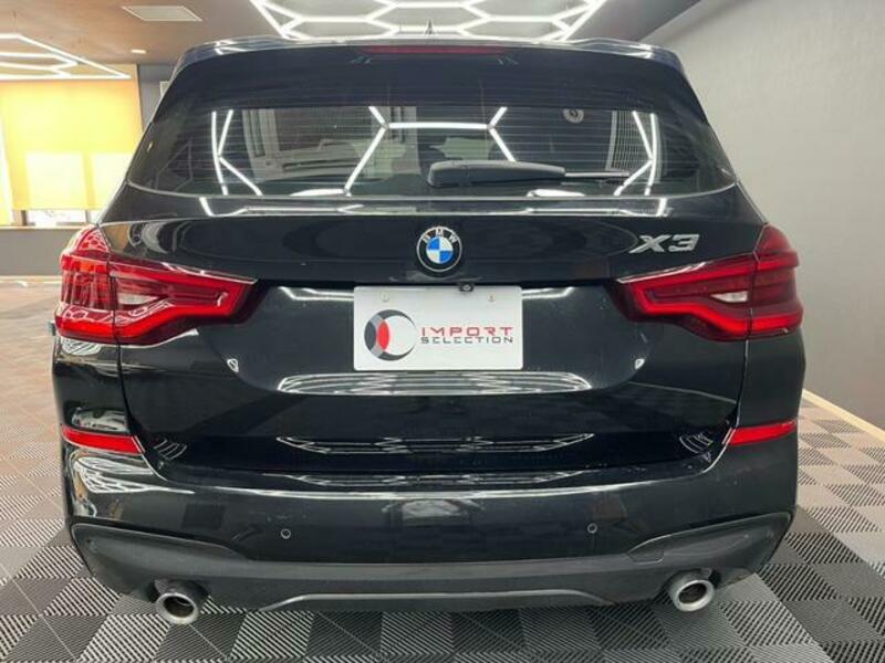 X3