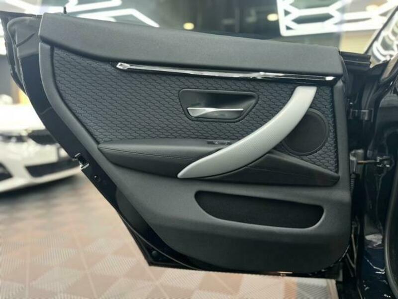 4 SERIES