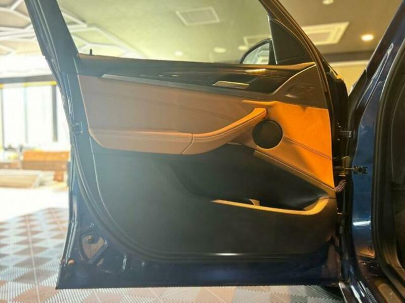 X3