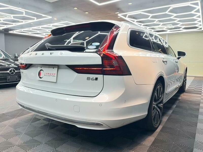 V90