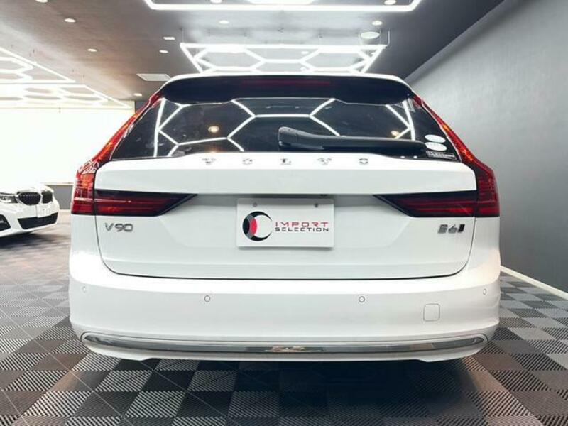 V90