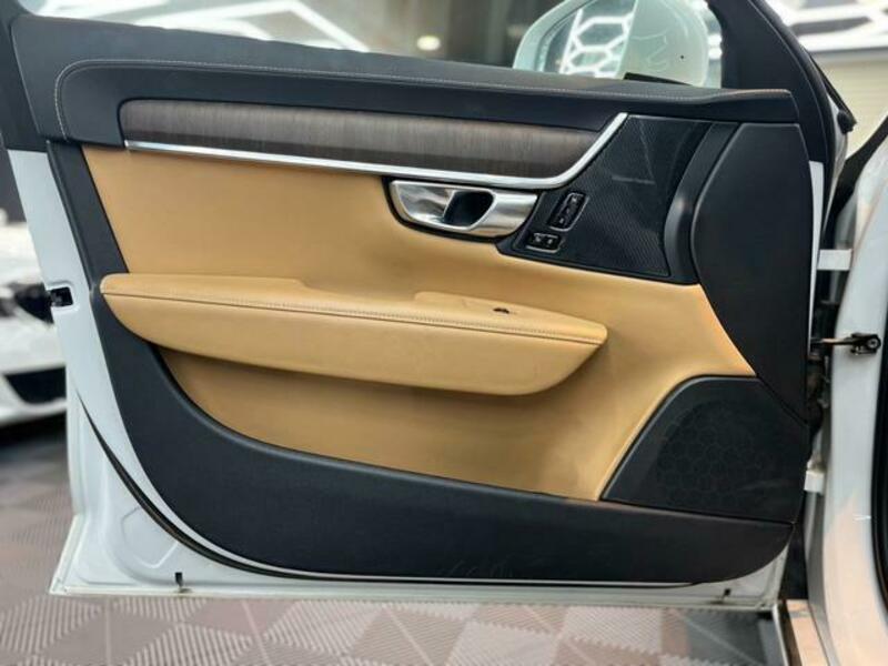 V90