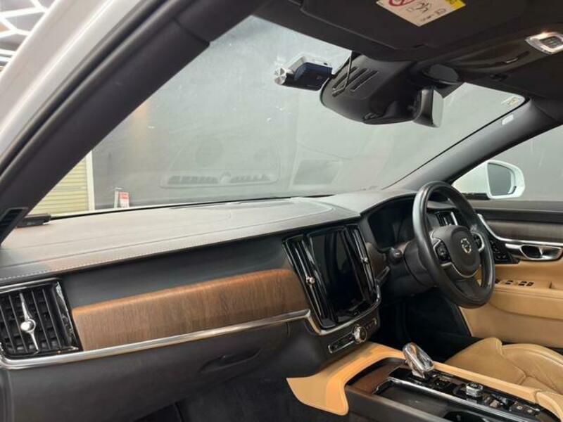 V90