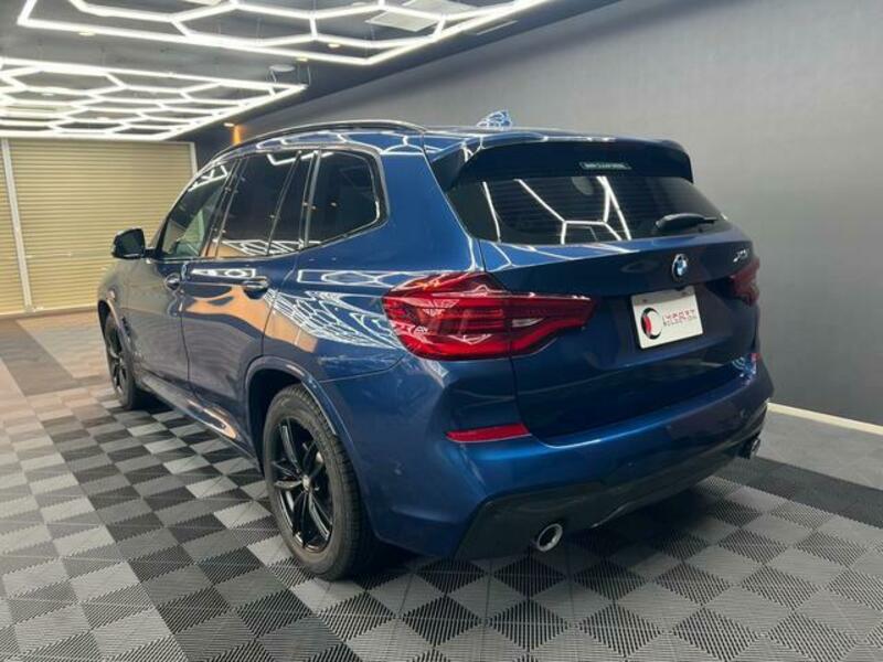 X3