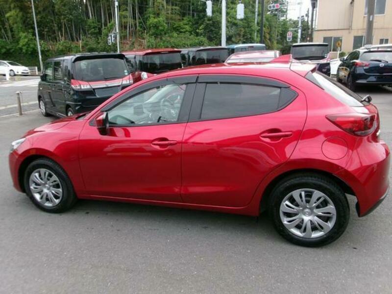 MAZDA2