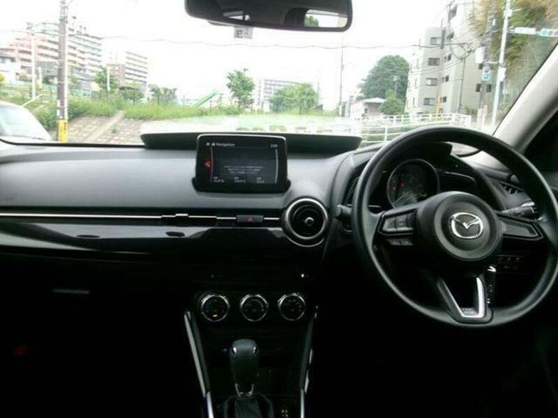 MAZDA2