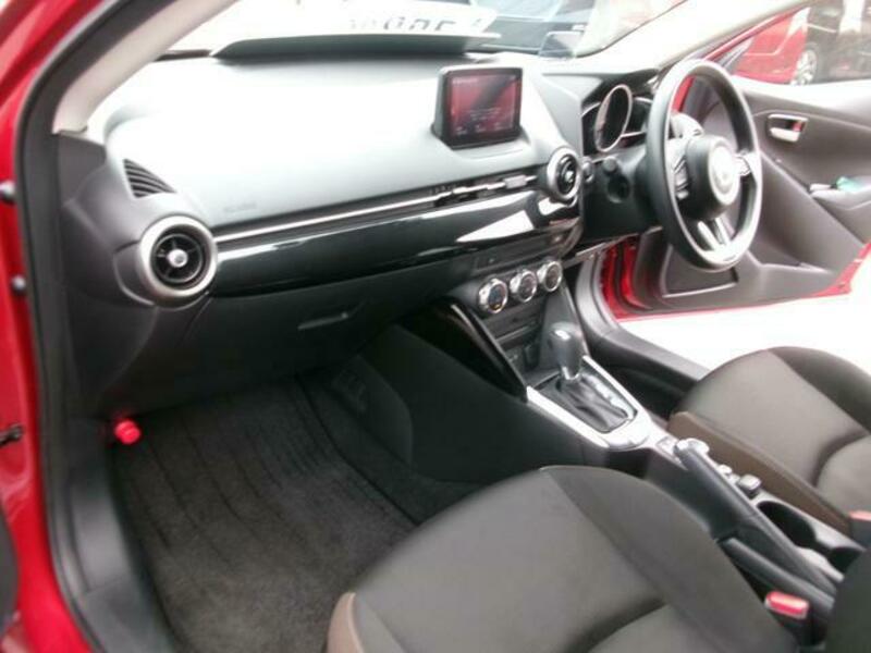 MAZDA2