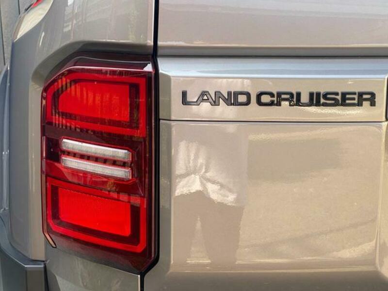 LAND CRUISER 250