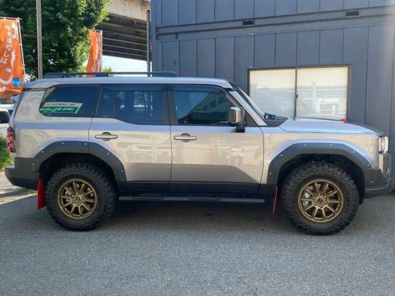 LAND CRUISER 250