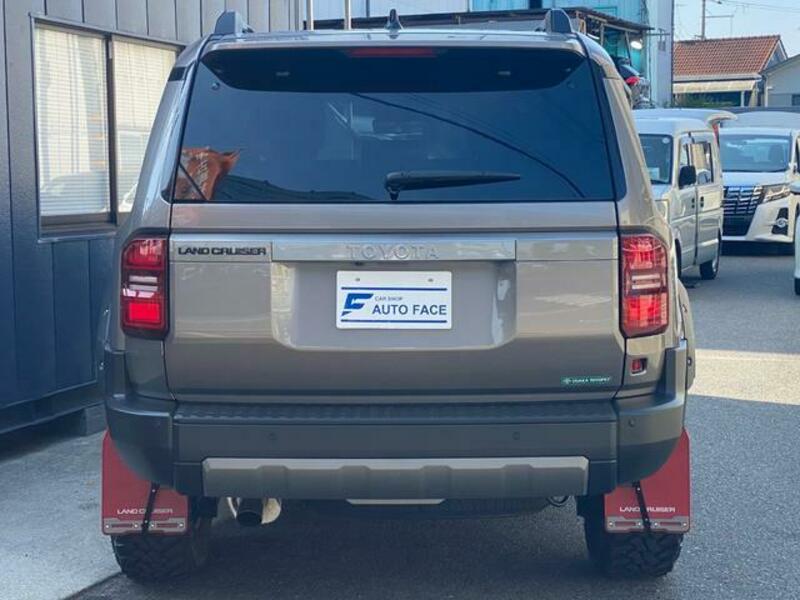 LAND CRUISER 250
