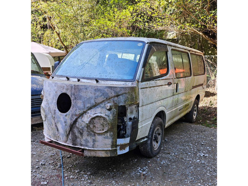 TOYOTA HIACE