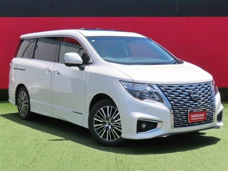 NISSAN ELGRAND