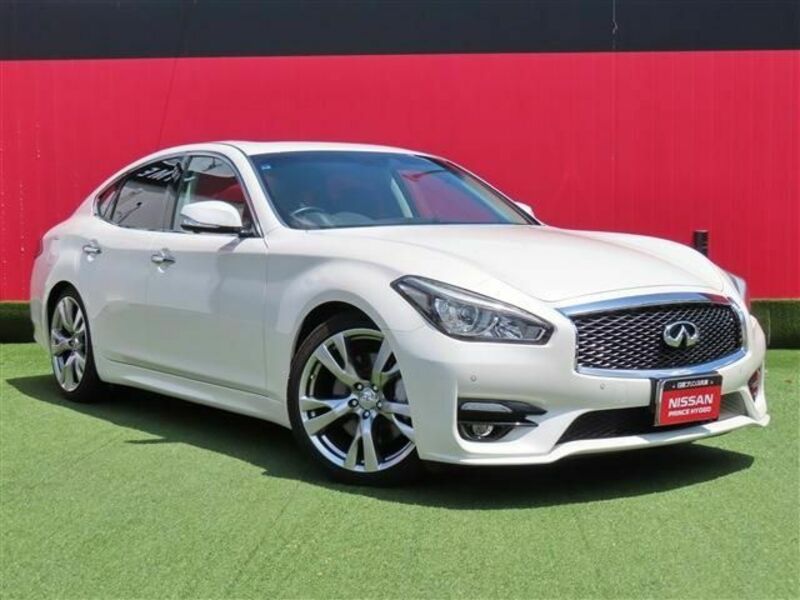 NISSAN FUGA