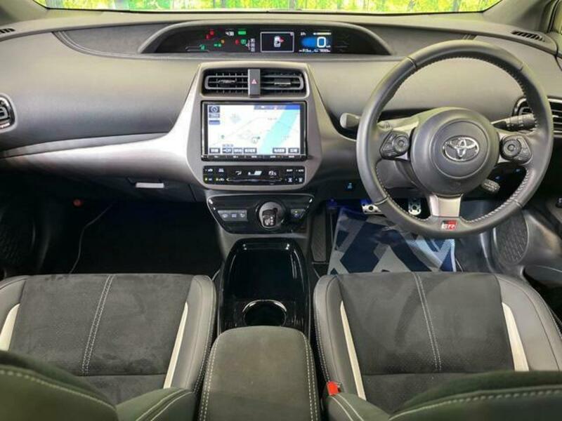 PRIUS PHV